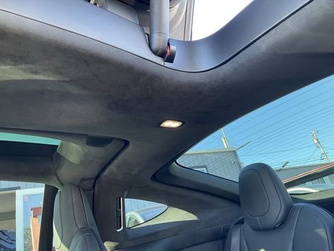 Used 2017 Tesla Model X 75D image 36