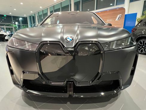 New 2026 BMW iX xDrive60 w/ M Sport Package image 19