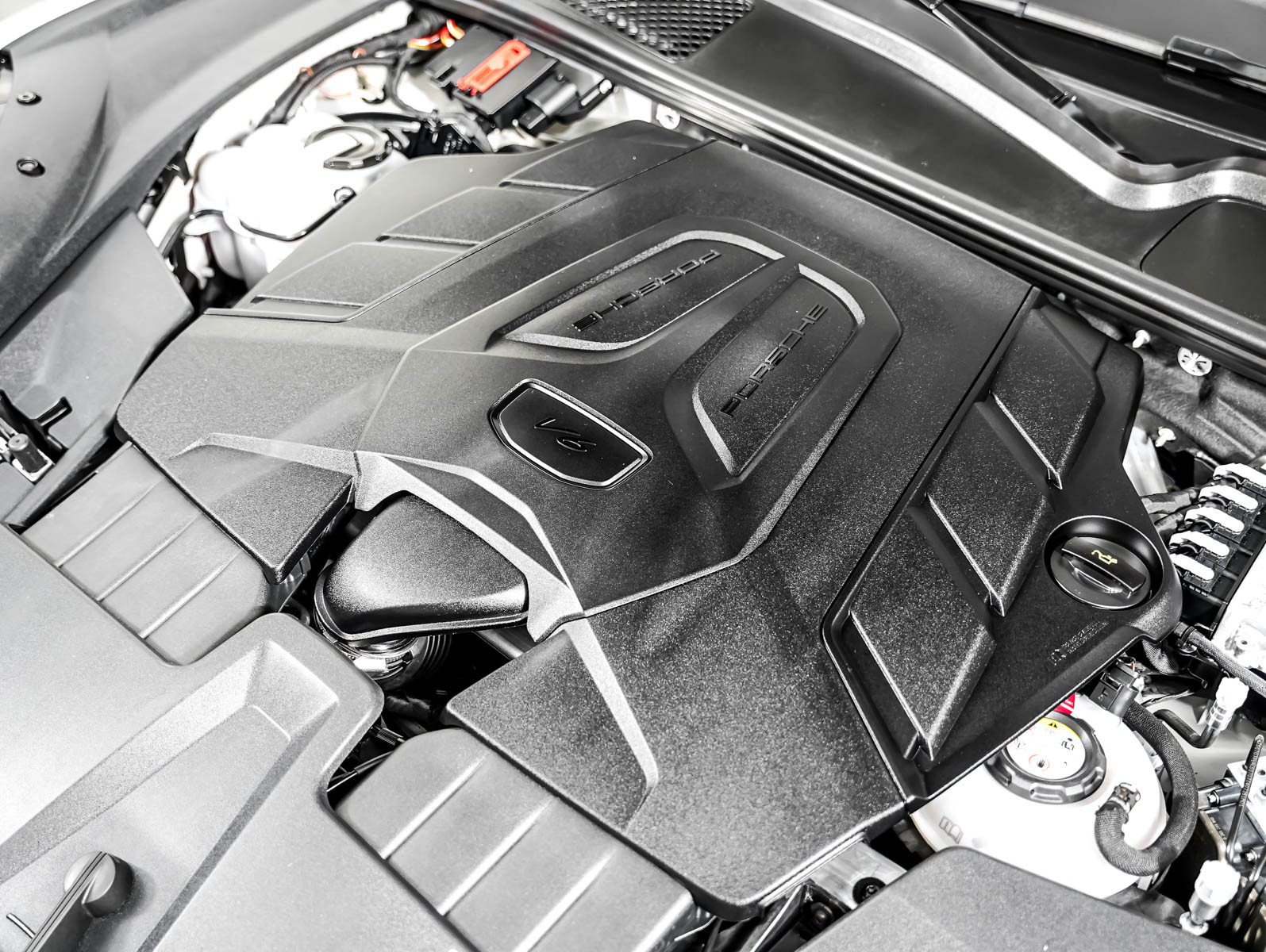 Certified 2024 Porsche Cayenne AWD/4WD image 13