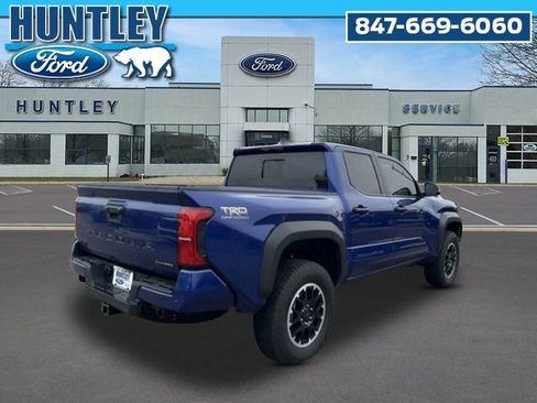 Used 2025 Toyota Tacoma TRD Off-Road w/ TRD Off Road Upgrade Package AWD/4WD image 5