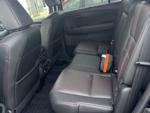 Used 2025 Honda Passport Black Edition image 8