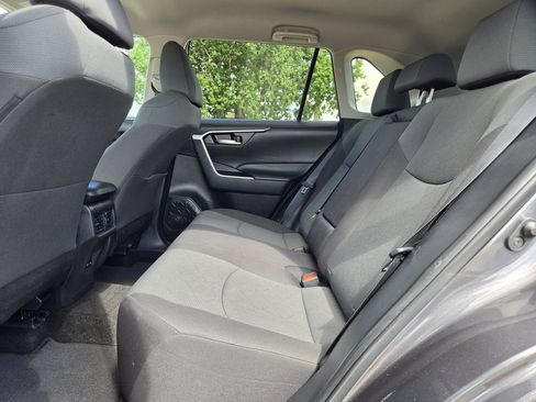 Used 2025 Toyota RAV4 XLE FWD image 29