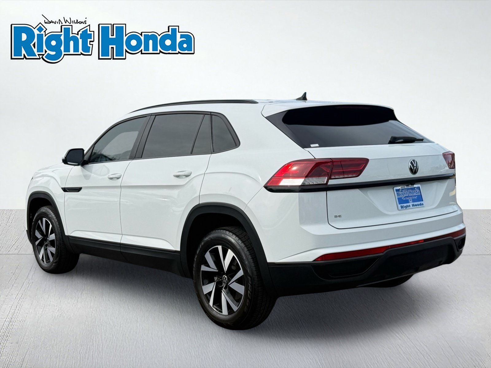 Used 2022 Volkswagen Atlas Cross Sport SE FWD image 4