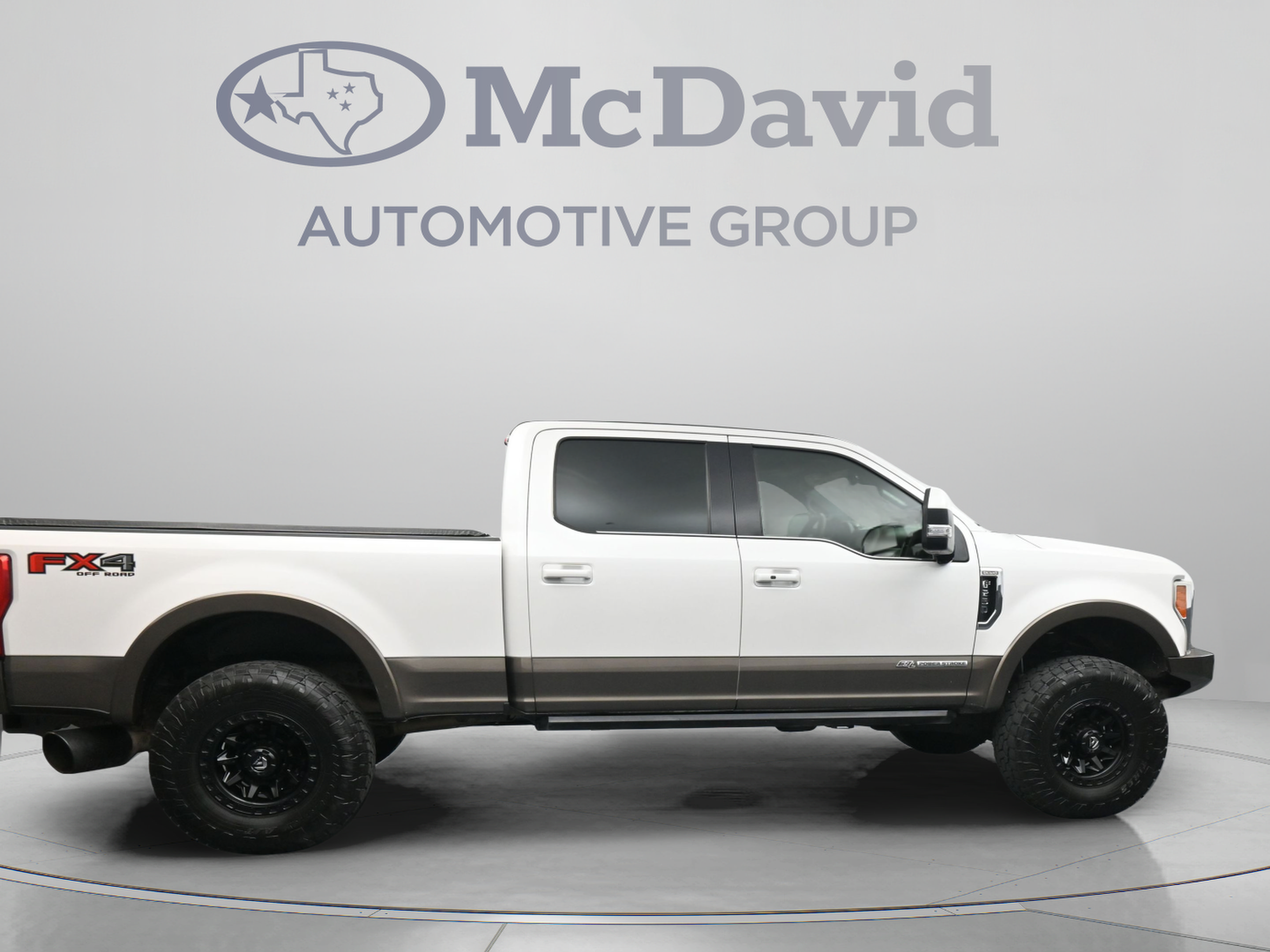 Used 2017 Ford F250 King Ranch w/ King Ranch Ultimate Package AWD/4WD image 9