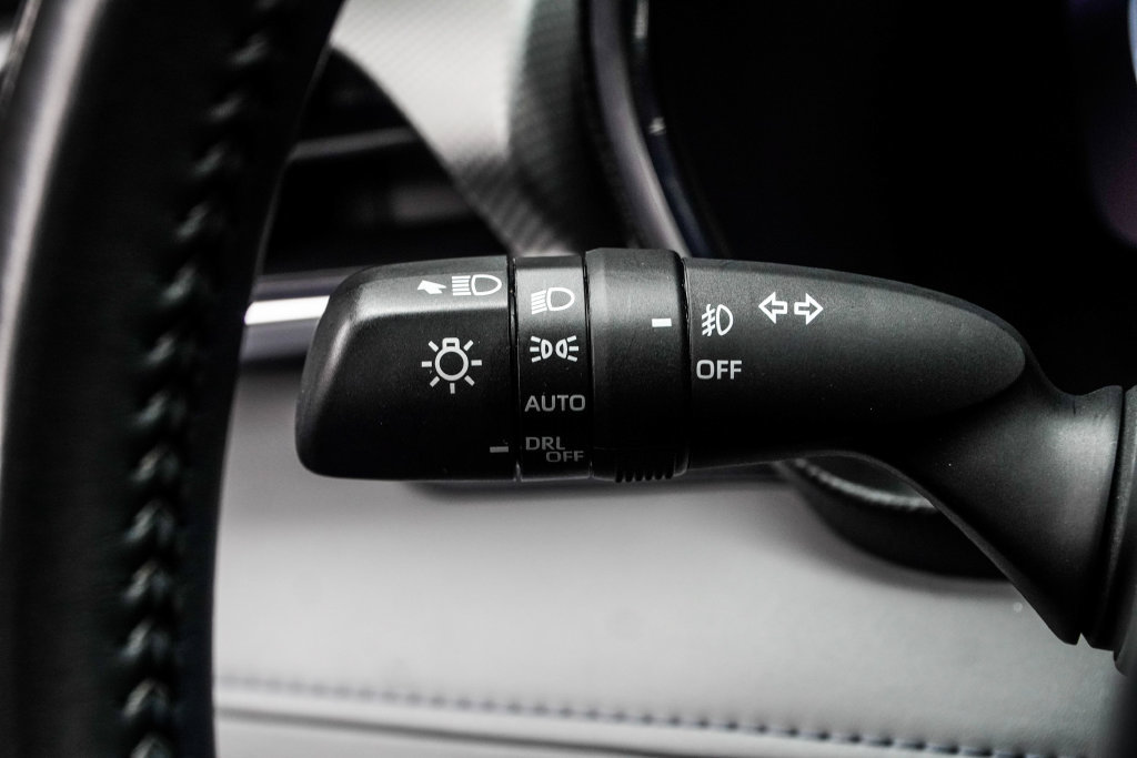 Used 2023 Toyota Highlander Platinum FWD image 33