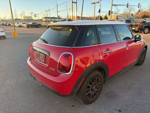 Used 2021 MINI Cooper 4-Door Hardtop w/ Storage Package image 18