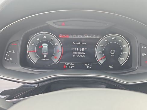 Used 2024 Audi Q8 Premium Plus AWD/4WD image 19