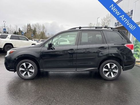 Used 2018 Subaru Forester 2.5i Premium w/ All-Weather Package image 4