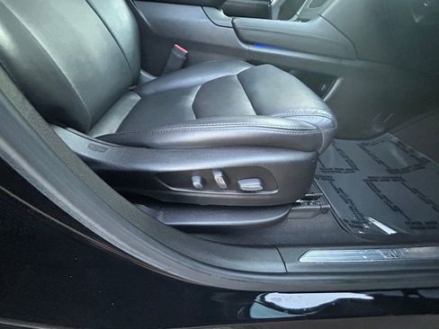 Used 2017 Cadillac XT5 Luxury w/ Driver Awareness Package image 24