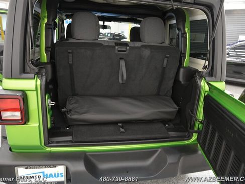 Used 2025 Jeep Wrangler Sport AWD/4WD image 34