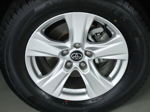 Certified 2020 Toyota RAV4 XLE image 9