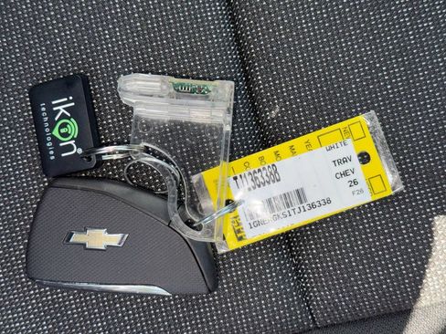 Used 2026 Chevrolet Traverse LT w/ Driver Confidence Package FWD image 37
