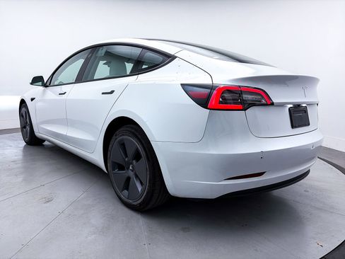 Used 2023 Tesla Model 3 Standard Range image 13