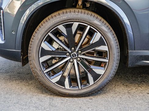New 2026 Volvo XC90 B5 Plus w/ Protection Package AWD/4WD image 9