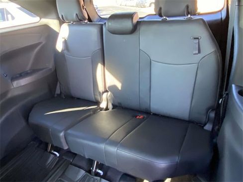 Used 2021 Toyota Sienna XSE image 12