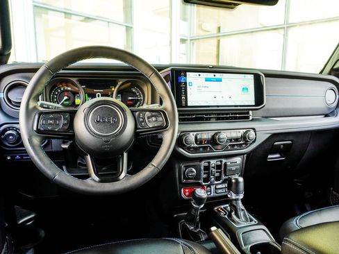 Used 2024 Jeep Wrangler Unlimited Rubicon 4xe AWD/4WD image 15