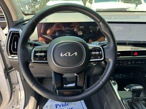 Used 2025 Kia Sorento S w/ Panoramic Sunroof Package FWD image 5