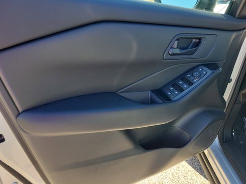 Certified 2024 Nissan Rogue S image 17