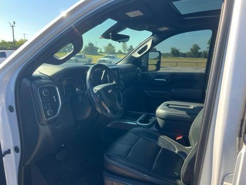Used 2021 Chevrolet Silverado 2500 High Country w/ Z71 Off-Road Package AWD/4WD image 12
