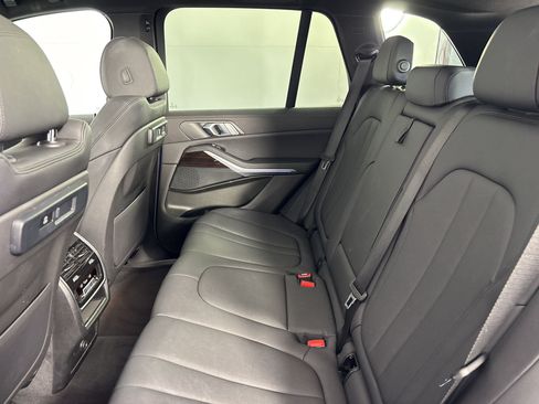 Used 2021 BMW X5 sDrive40i w/ Convenience Package RWD image 24