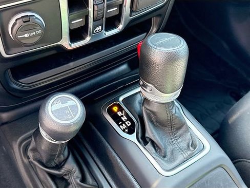 Used 2022 Jeep Gladiator Sport AWD/4WD image 21