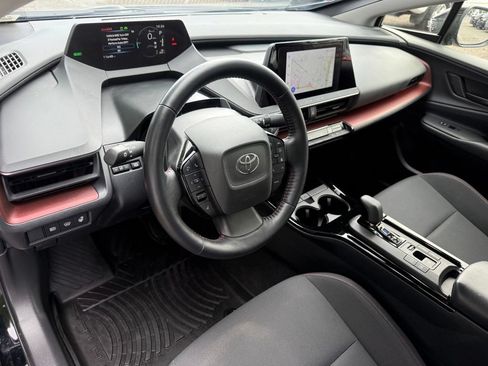 Used 2024 Toyota Prius Prime FWD image 13