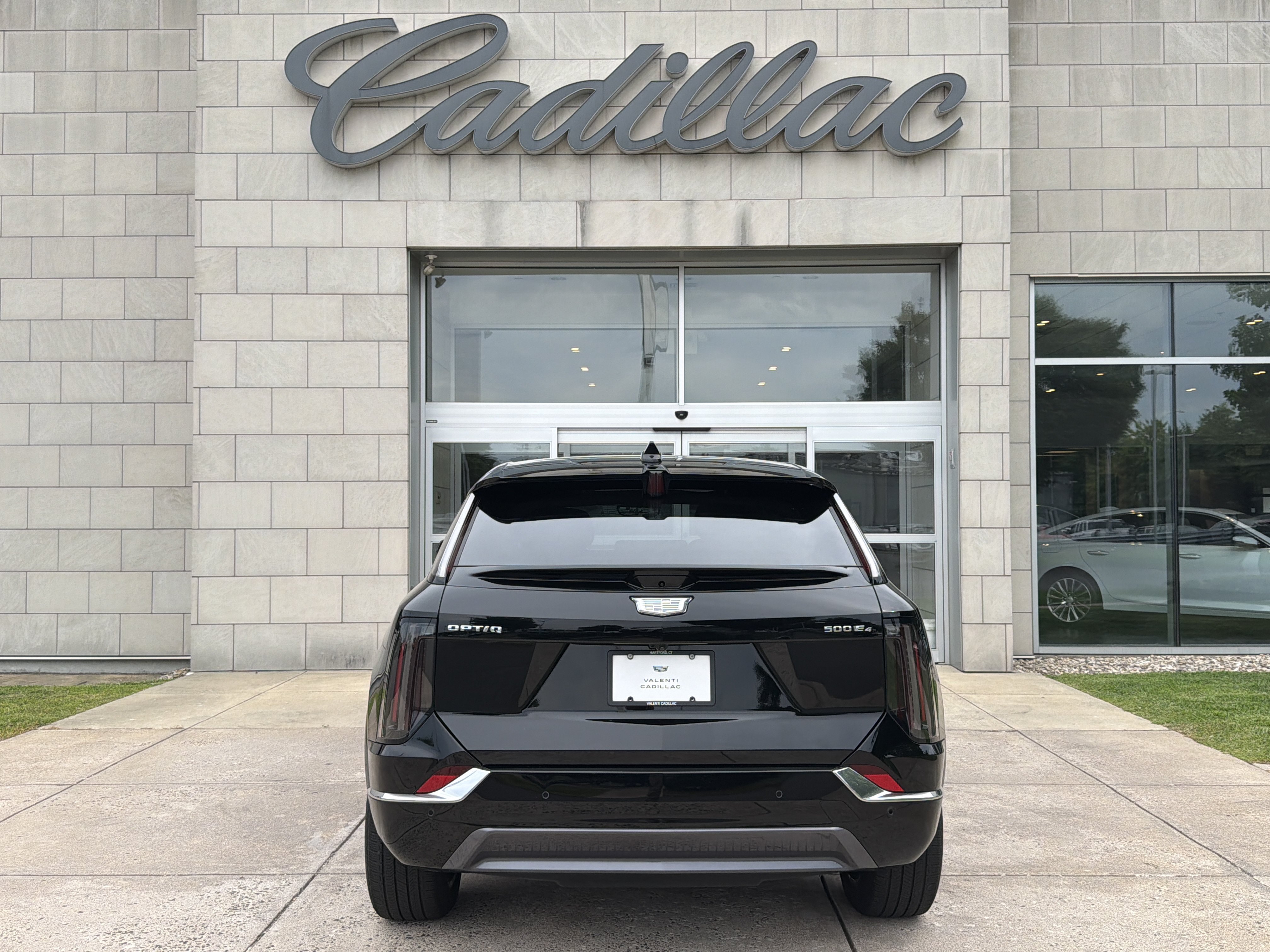 Used 2025 Cadillac Optiq Luxury 2 w/ LPO, Floor Liner Package AWD/4WD image 6