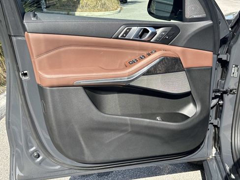 Used 2022 BMW X5 M50i w/ Executive Package image 19