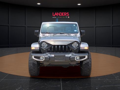 Certified 2020 Jeep Gladiator Overland AWD/4WD image 6