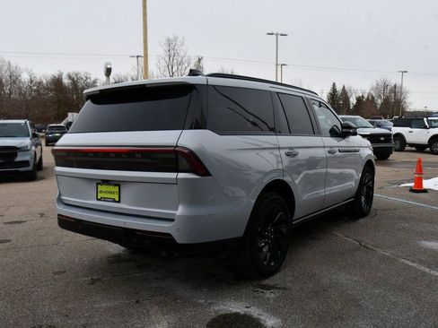 New 2026 Lincoln Navigator Reserve w/ Jet Appearance Package image 6