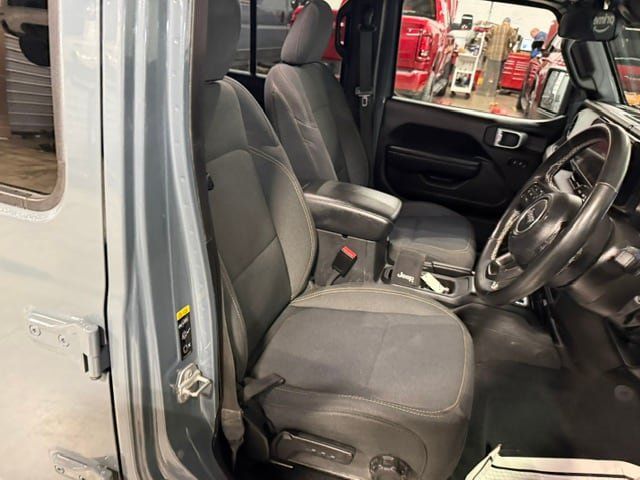 Used 2025 Jeep Wrangler Unlimited Sport w/ Convenience Group AWD/4WD image 26