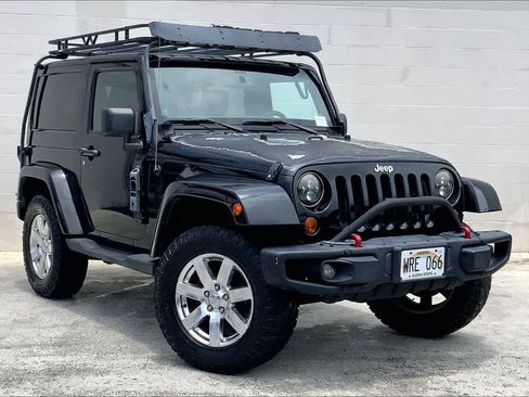 Used 2013 Jeep Wrangler Sahara w/ Connectivity Group AWD/4WD image 21