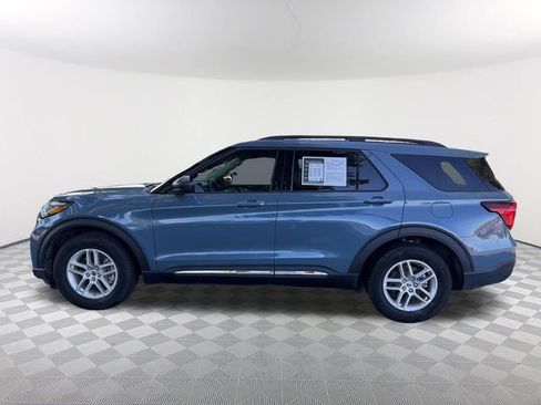 Used 2025 Ford Explorer Active w/ Active Comfort Package RWD image 8