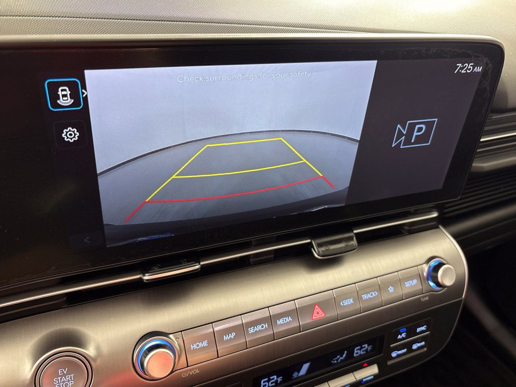 Used 2025 Hyundai Kona SEL FWD image 35