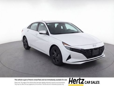 Used 2023 Hyundai Elantra SEL image 1