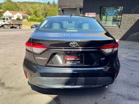 Used 2021 Toyota Corolla LE image 4