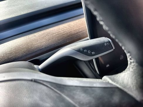Used 2024 Tesla Model Y 2WD image 16