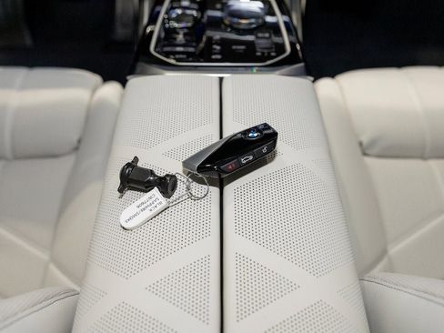 New 2026 BMW 760i xDrive w/ Executive Package image 42