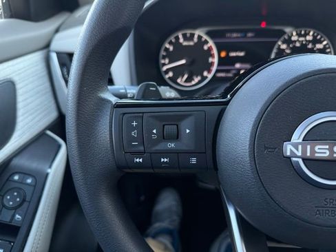 Used 2023 Nissan Rogue SV image 23