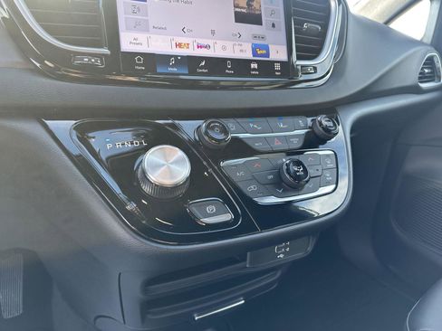 Used 2026 Chrysler Voyager LX image 31