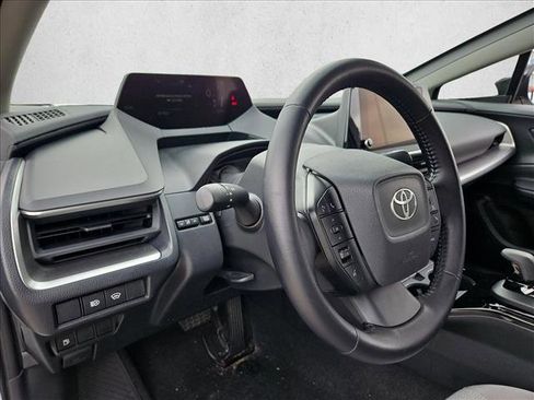 Used 2024 Toyota Prius LE image 9