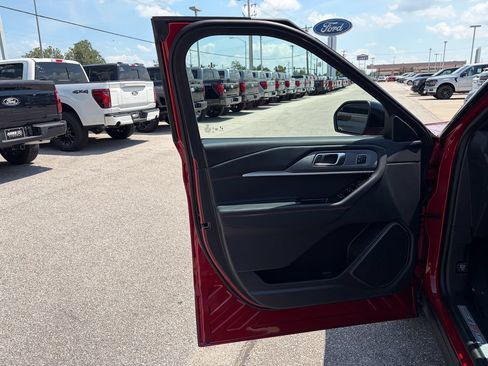 Used 2025 Ford Explorer ST-Line w/ Premium Package AWD/4WD image 12