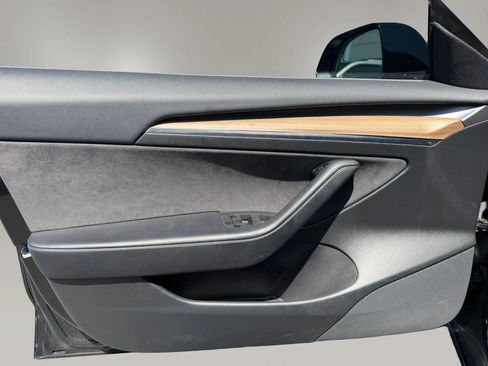 Used 2022 Tesla Model 3 RWD image 9