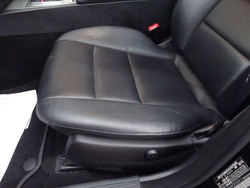 Used 2013 Mercedes-Benz C 300 Sport image 9