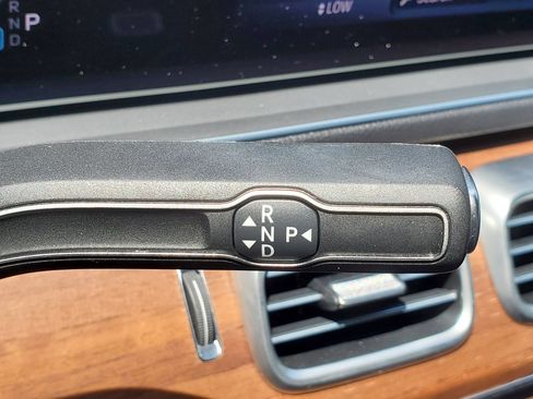 Used 2024 Mercedes-Benz GLE 350 4MATIC image 31