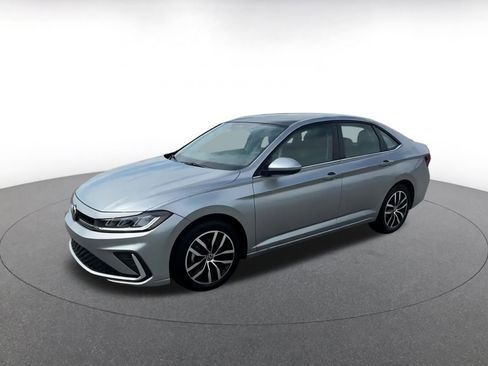 Used 2025 Volkswagen Jetta SE image 8