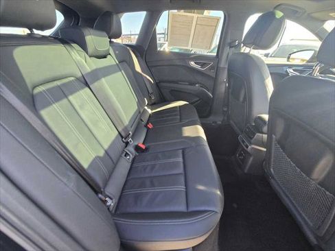 Used 2023 Audi Q4 e-tron Premium Plus w/ Premium Plus image 15