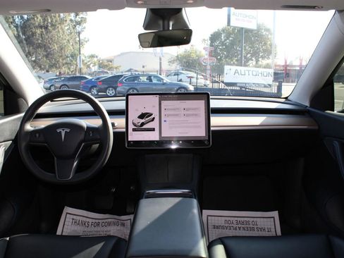 Used 2022 Tesla Model Y Long Range AWD/4WD image 20
