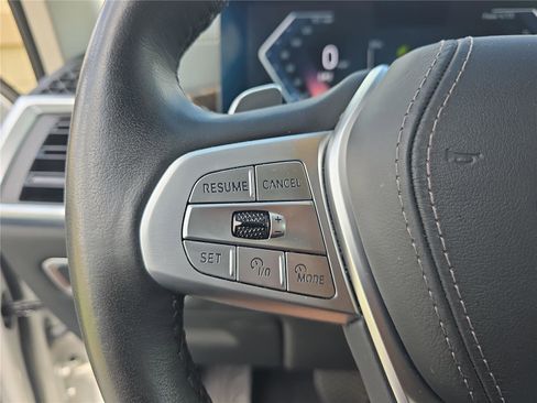 Used 2025 BMW X7 xDrive40i AWD/4WD image 25
