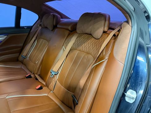 Used 2018 BMW 750i xDrive image 27